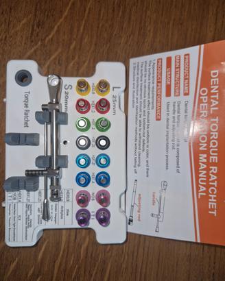 Kit cacciaviti impianti dentali