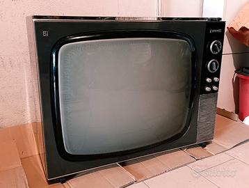 Televisore Autovox mod. TM 884
