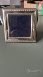 Piccola cornice d’argento quadrata