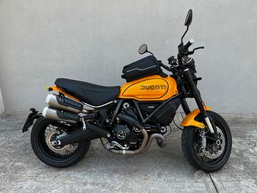 DUCATI SCRAMBLER 1100 TRIBUTE PRO
