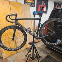 Tarmac SL6 sworks e cerchi space carbon WS54