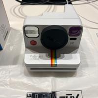 Polaroid now + bianco - 2022 (16 scatti)