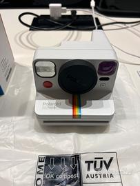 Polaroid now + bianco - 2022 (16 scatti)