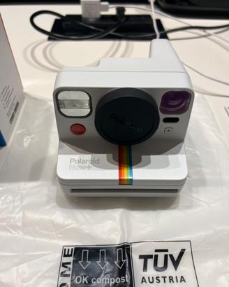 Polaroid now + bianco - 2022 (16 scatti)