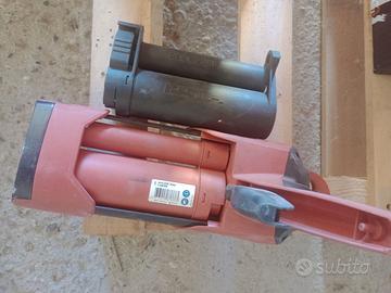 Pistola per resina Hilti con entrambe le cartuccie