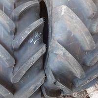 Coppia di pneumatici di tractor nuovi 18.4 30 bkt