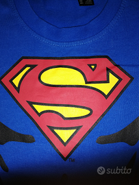 Mantello più maglia Superman 6/8 anni