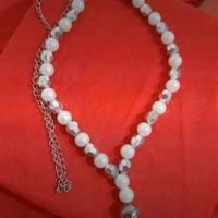 Collana di perle e acciaio