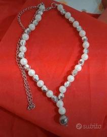Collana di perle e acciaio