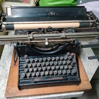 macchina da scrivere olivetti