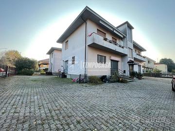 Locale Commerciale a Lentate sul Seveso 7 locali