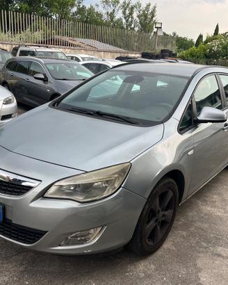 Opel Astra 1.7 CDTI 110CV Sports Tourer Cosmo Flee