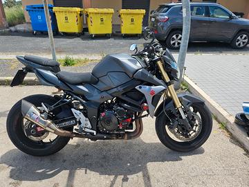 Suzuki gsr 750 2014