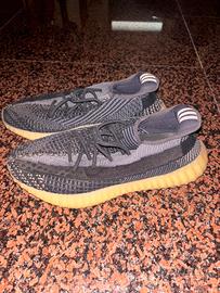 adidas Yeezy Boost 350 V2 Carbon