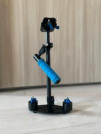 Stabilizzatore gimbal per reflex DSLR