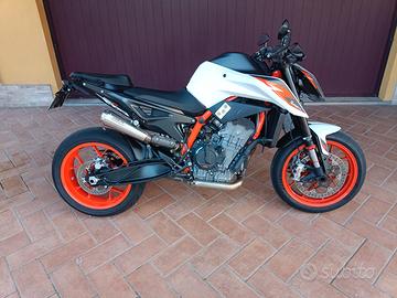 KTM Duke 890r