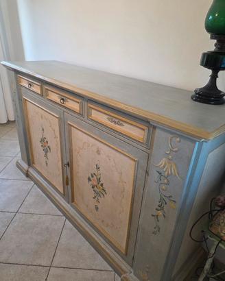 Madia- credenza in legno decorata dim 212x120hx60p