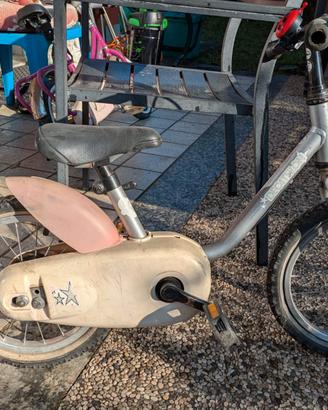 Bici bambina Decathlon. Dimensioni ruote 14.