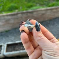 Anello con pietra di quarzo rosa