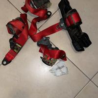 Cinture di sicurezza rosse