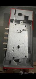 Serratura per porta blindata