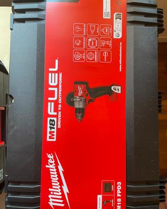 Milwaukee: trapano e caribatterie