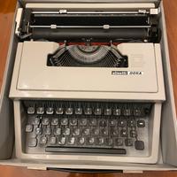 Macchina da scrivere Olivetti Dora.