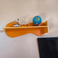 cameretta arancione e gialla