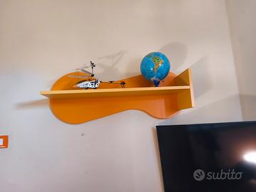 cameretta arancione e gialla