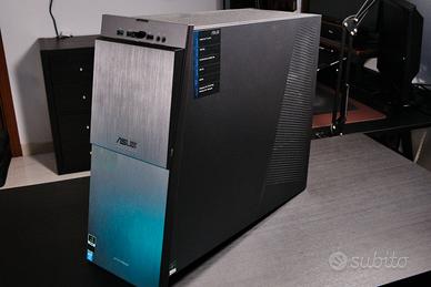 PC desktop (modello ASUS G 10AC) più tastiera