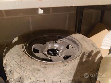cerchi e gomme per fuoristrada Toyota 