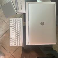 Macbook pro 16 + Magictrackpad + keyboard