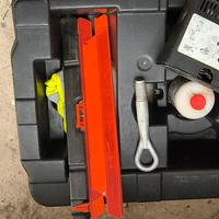 Contenitore kit forature per Nissan Juke F 15 Dies
