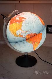Mappamondo luminoso