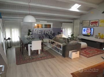 Rif.R/4380| attico thiene