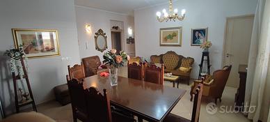 Sala da pranzo con salotto