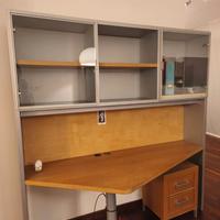 Scrivania da ufficio o studio