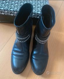 Stivali neri in pelle n. 39