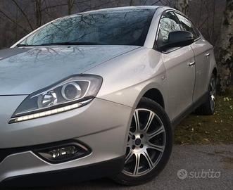 Cerchi in lega Lancia da 17 pollici.