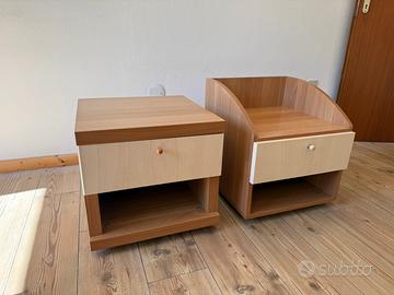 Coppia di comodini bicolore con cassetto