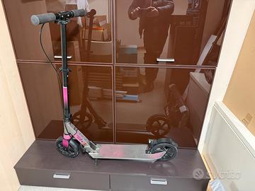 Monopattino OXELO MID9 per adolescenti 9-14 anni