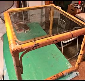 Tavolino da caffè in bambù e cristallo fume’