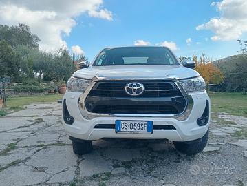 TOYOTA HILUX 2.4D 2024