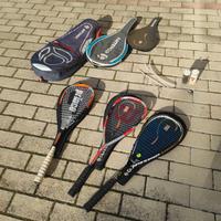 Racchette da squash con accessori.