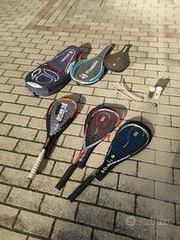 Racchette da squash con accessori.