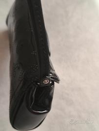 Borsetta in pelle verniciata nera