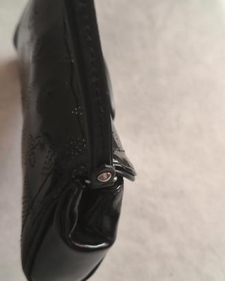 Borsetta in pelle verniciata nera