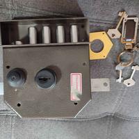 serratura per porta blindata