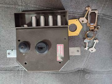 serratura per porta blindata