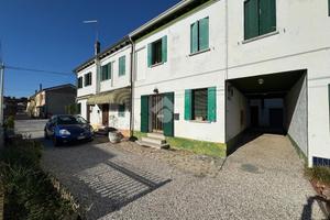 VILLA A SCHIERA CENTRALE A PIAZZOLA SUL BRENTA